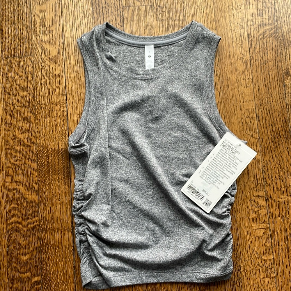 Lululemon License to Train Tight-Fit Tank Size 6 NWT